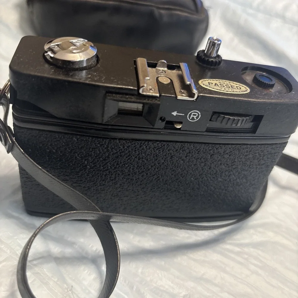 Windsor WX-3 35mm Film Camera w/ 50mm Lens – VTG  Japan – Cracked Untested Parts